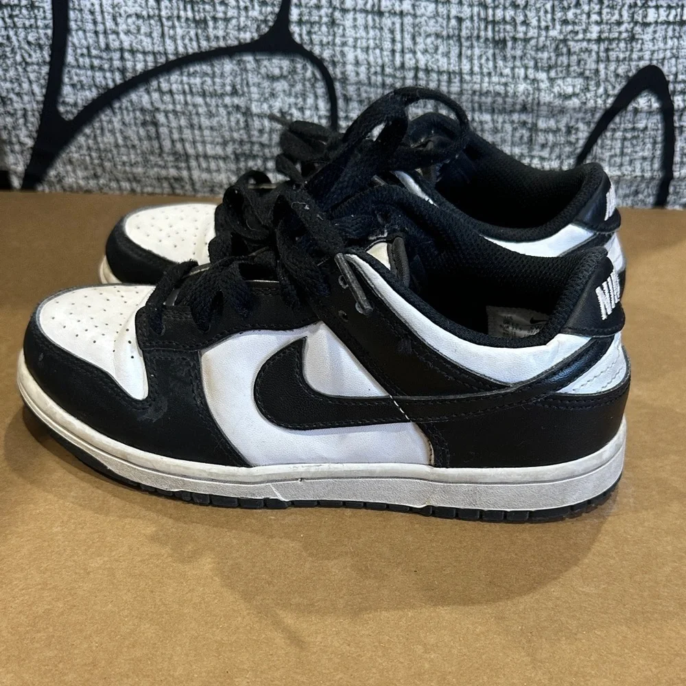 Nike Kids Black and White Sneakers - Picture 3 of 6
